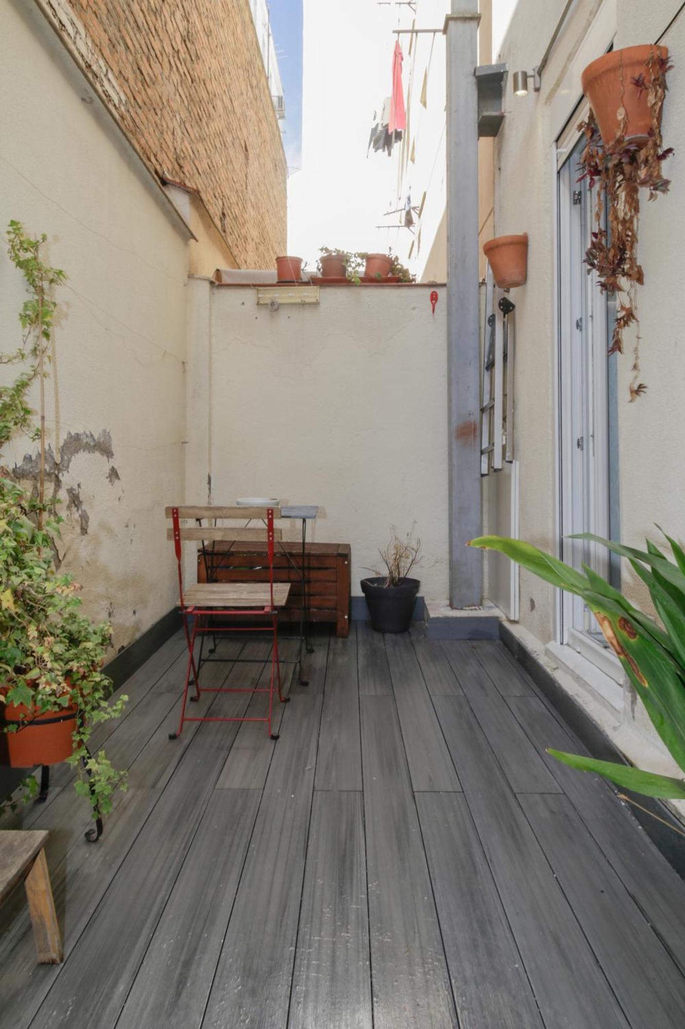 Apartamento Industrial Loft & Private Courtyard Acacias Madrid